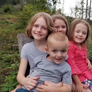 Meet your Posher, Becky